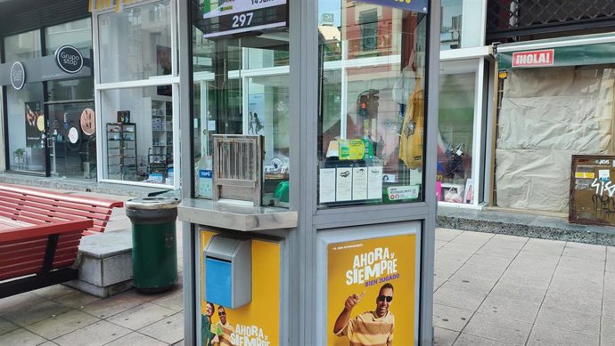 Archivo - Kiosco de la ONCE en Oviedo.
