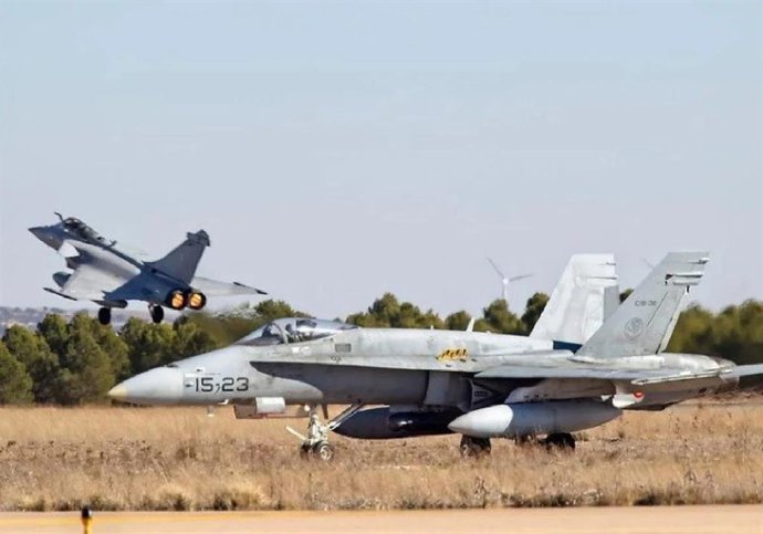 El Ejército del Aire y del Espacio alerta de vuelos en Lorca que pueden provocar "estampidos sónicos"