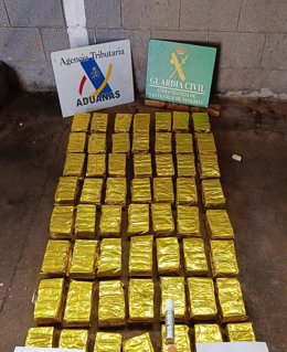 Sucesos.-Detenido tras ser sorprendido transportando 31 kilos de hachís en su vehículo a su llegada a Tenerife