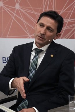 El consejero de Hacienda, Noël d'Anjou