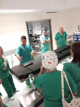 El Área Sanitaria Norte de Málaga renueva cuatro mesas de quirófano y 15 equipos de electrocardiografía con una inversión de casi 185.000 euros.