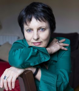 Chantal Maillard es doctora en Filosofía. Se especializó en Filosofías de la India en la Universidad de Benarés (India), donde vivió durante largas temporadas. Ha sido profesora titular de Filosofía (Estética y Filosofía Oriental) en la UMA.