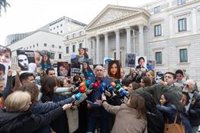 Familias de víctimas de bullying reprochan a Alegría la falta de medidas: "Nos sorprende que no quiera ni vernos"