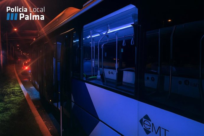 El autobús de la EMT apedreado por cuatro menores.