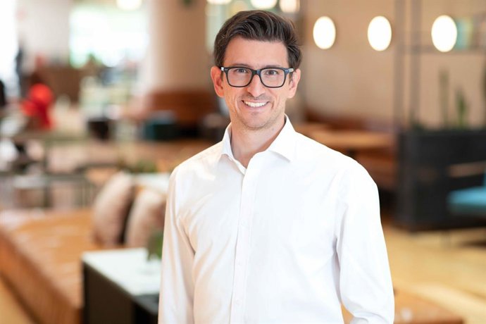 Archivo - El consejero delegado de Revolut México, Juan Miguel Guerra.