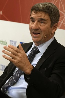 El economista jefe del Grupo BBVA, Jorge Sicilia,  durante la apertura de la jornada ‘Euskadi hacia el futuro’