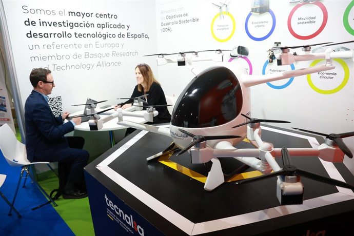 Archivo - Stands en Aerospace & Defense Meetings Sevilla. A 15 de mayo de 2024, en Sevilla (Andalucía, España).