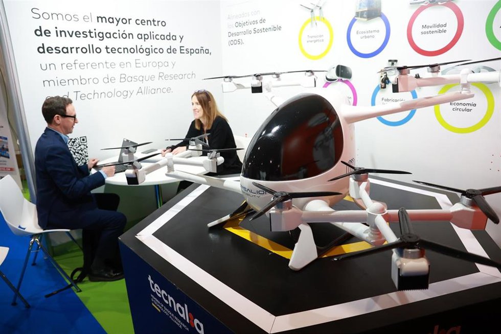 Archivo - Stands en Aerospace & Defense Meetings Sevilla. A 15 de mayo de 2024, en Sevilla (Andalucía, España).