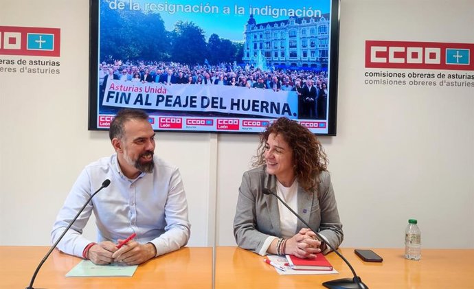 El secretario general de CCOO en Asturias, José Manuel Zapico, y su homóloga en León, Elena Blasco, en rueda de prensa en Oviedo