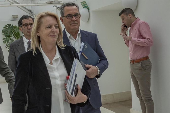 La Consejera De Desarrollo Rural, Ganadería, Pesca Y Alimentación, María Jesús Susinos, En El Parlamento Para Informar De Los Presupuestos De Su Departamento Para 2026