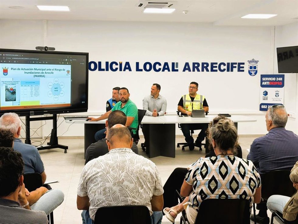 El alcalde de Arrecife, Yonathan de León, ha decretado la suspensión de actividades al aire libre ante el Fenómeno Meteorológico Adverso que se espera