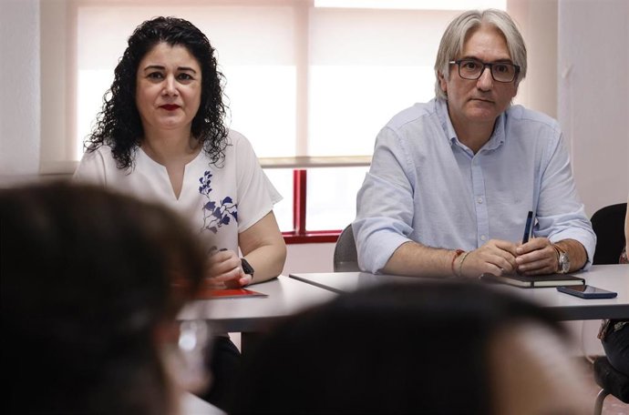 Archivo - El secretario general de la UGT-PV, Tino Calero, y la secretaria general de CCOO-PV, Ana García Alcolea, en una imagen de archivo