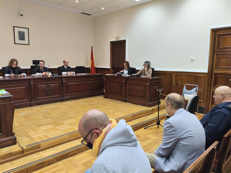 Acusados de importar de Colombia cocaína impregnada en carbón en el juicio en la Audiencia Provincial de Valladolid.