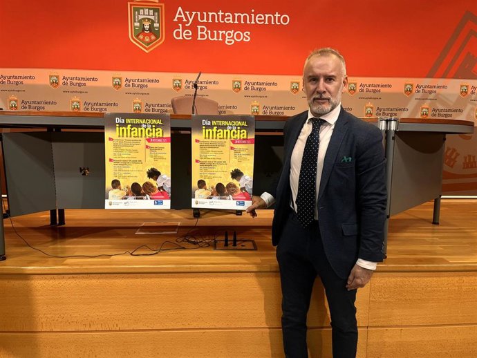 El concejal de Familia, Infancia y Mayores, José Antonio López, en la presentación de actividades por el Día de la Infancia