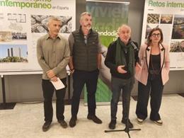 El secretario general de UGT, Pepe Álvarez, ha apelado a "un gran  Pacto de Estado de Vivienda", a la vez que ha insistido en que "las casas son para vivir, no para especular ni para engordar fondos de inversión".