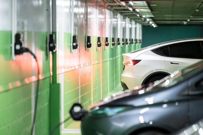 Archivo - Imagen de archivo de cargadores para vehículos eléctricos