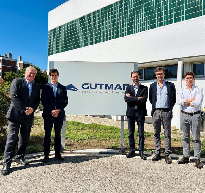 Archivo - De izda a dcha: el presidente de Gutmar, Joan Martorell; el dir.  Gen. De SBS, Alejandro Page, el co-ceo de Gutmar, Miguel Camino; el dir. De Desarrollo de Negocios de GDELS-SBS, Víctor López, y el co-ceo de Gutmar, Alvaro Horstmann