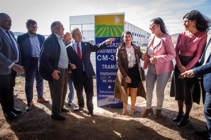 El presidente de Castilla-La Mancha, Emiliano García-Page, inaugura la rehabilitación del firme de la carretera CM-313 de Pozohondo, Hellín y Tobarra, en la provincia de Albacete.