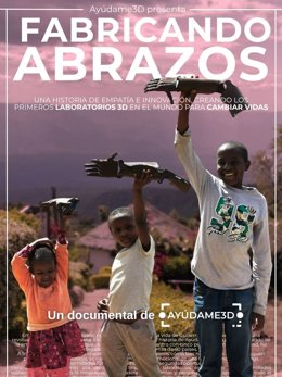 Fabricando abrazos, el documental de Ayúdame 3D.
