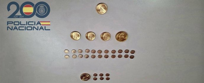 Monedas de oro recuperadas por la Policía.