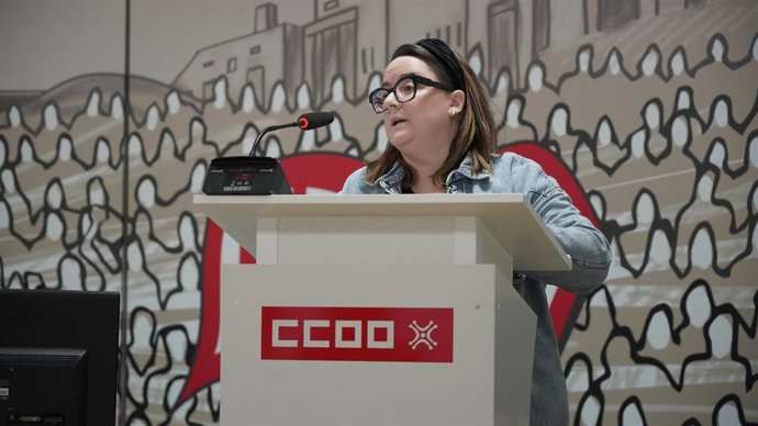 La  secretaria general de CCOO de Cantabria, Rosa Mantecón