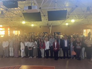 Eva Pajares con los jubilados del Distrito Bahía de Cádiz-La Janda de 2024.