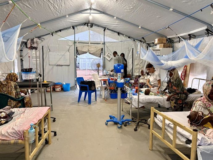 Unidad de cuidados intensivos en el área de pediatría en un hospital en Tawila, Sudán