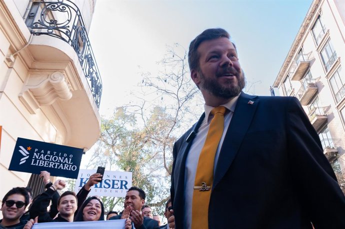 Archivo - 14 August 2025, Chile, Santiago: The founder of the National Libertarian Party (PNL) of Chile, Johannes Kaiser, officially registers his presidential candidacy. The country will hold presidential and parliamentary elections on November 16. Photo