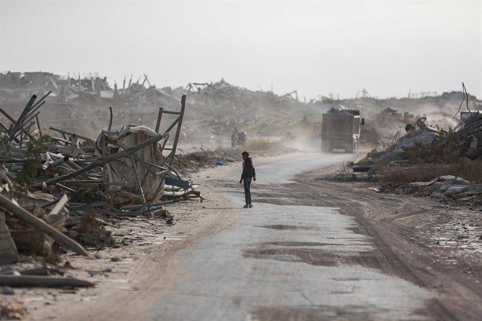 A general view of the destroyed buildings and rubble in Al-Zaytoun neighborhood, south of Gaza City. 