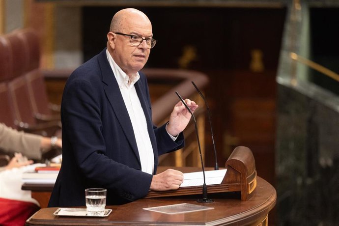 Archivo - El diputado del PSOE José Zaragoza interviene durante una sesión plenaria en el Congreso de los Diputados, a 23 de septiembre de 2025, en Madrid (España).El congreso debate la toma en consideración de dos proposiciones de ley, la primera, de PSO