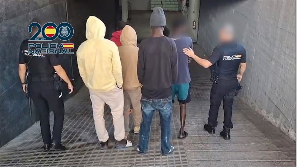 Detenidos 6 individuos en un asentamiento en Murcia con 13 carros valorados en 2.000 euros y droga