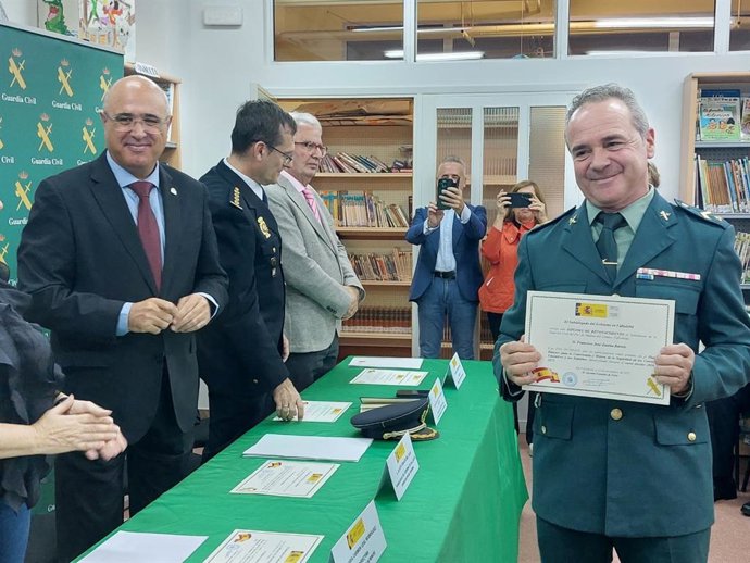 El subdelegado del Gobierno en Valladolid, Jacinto Canales, presenta en el CEIP Gonzalo de Berceo las acciones previstas en el Plan Director para la Convivencia y Mejora de la Seguridad en los centros educativos y sus entornos para este curso
