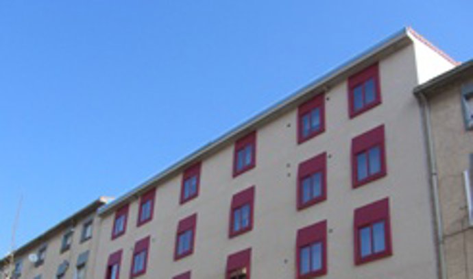 Archivo - Bloque de viviendas