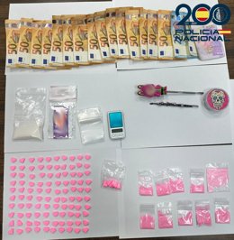 Detenido un hombre tras ser sorprendido vendiendo droga a otro dentro de un coche en Palma