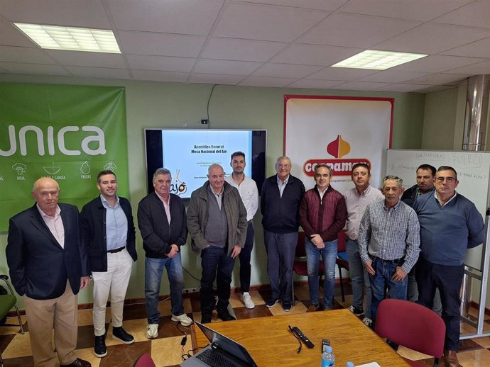 La Mesa Nacional del Ajo reunida en Las Pedroñeras.