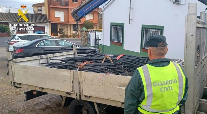 Dos detenidos por el robo de más de 1.000 kilos de cobre en Tamames (Salamanca).