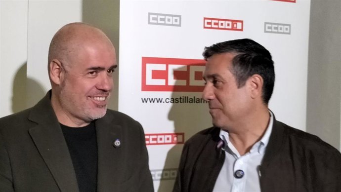 El secretario general de CCOO, Unai Sordo, y el secretario regional en C-LM, Javier Ortega.