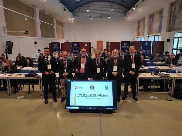 Salvador Fuentes, Francisco Muñoz, y Sebastián Ventura, entre otras autoridades, en la inauguración del I Foro Social Provincial sobre Ingenierías.