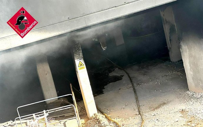 Incendi en una zona de l'Hospital Marina Baixa de la Vila Joiosa