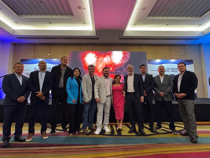 Más de 100 de empresarios se reúnen en El Salvador Travel Market 2025 para impulsar negocios turísticos.