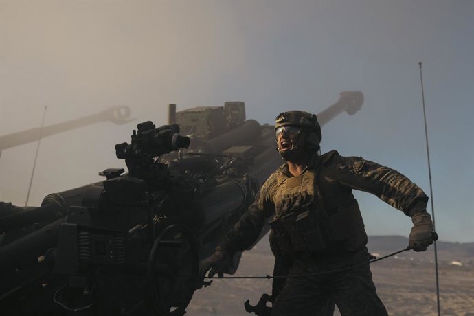 October 17, 2025, Oceanside, Ca, United States: U.S. Marine Lance Cpl. Dashawn Rudesill, a cannoneer with 2nd Battalion, 11th Marine Regiment, 1st Marine Division, prepares to fire a M777 lightweight 155mm howitzer during a rehearsal for the 250th Amphibi