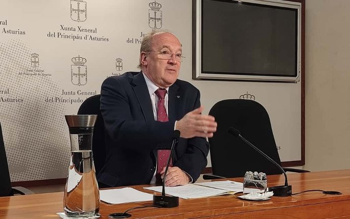 El diputado del PP, José Agustín Cuervas Mons en rueda de prensa.