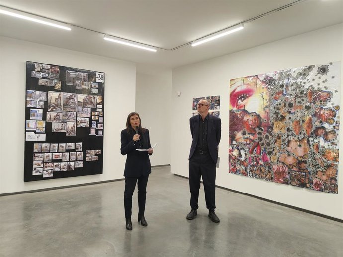 La directora del Museo Helga de Alvear, Sandra Guimarâes, y el artista suizo Thomas Hirschhorn