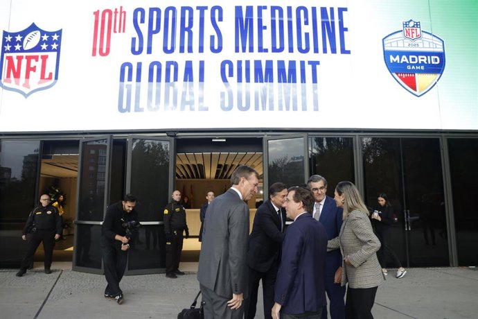 El alcalde de Madrid, José Luis Martínez-Almeida, ha reclamado para Madrid el título de "una de las grandes capitales mundiales del deporte" días antes del desembarco del partido de la NFL