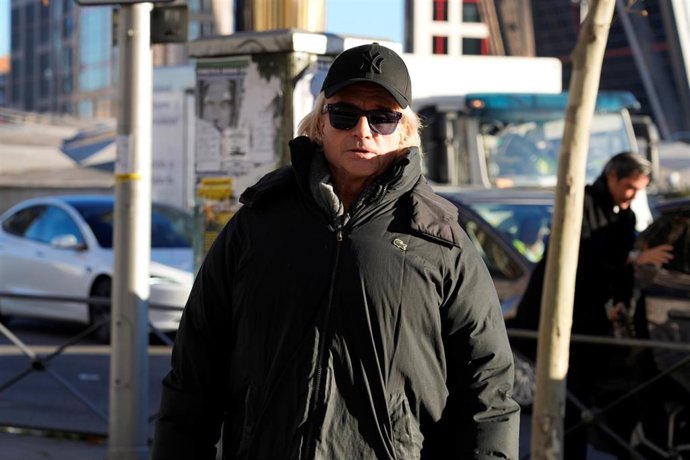 Archivo - Nacho Cano llega a los juzgados de Plaza de Castilla, a 13 de enero de 2025, en Madrid (España). El cantante y productor Nacho Cano, así como otros tres miembros de su equipo, declararán este lunes 13 de enero como investigados en el caso de los