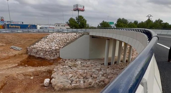La Generalitat abre este jueves el puente de acceso a Bonaire reconstruido tras las riadas para que esté operativo durante el 'Black Friday'