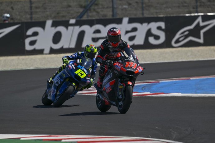 Archivo - 18 GONZALEZ Manuel (spa), Liquid Moly Dynavolt Intact GP,Kalex Moto2, action with 10 MOREIRA Diogo (bra), Italtrans Racing Team, Kalex Moto2 during the 2025 Moto 2 Michelin Grand Prix of Hungary, on the Balaton Park circuit, from August 22 to 24