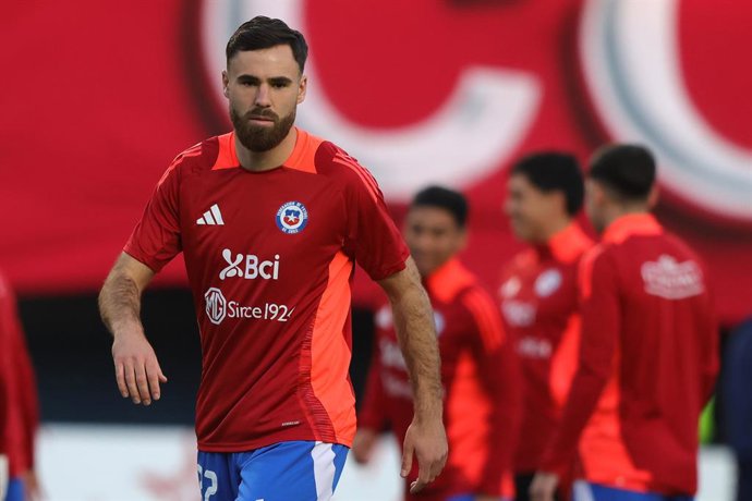 Futbol, Chile vs Peru Partido amistoso 2025 El jugador de la seleccion chilena Ben Brereton, es fotografiado, durante el partido amistoso disputado en el Estadio Bicentenario de la Florida, Santiago, Chile. 10/10/2025 Felipe Zanca/Photosport  Football,