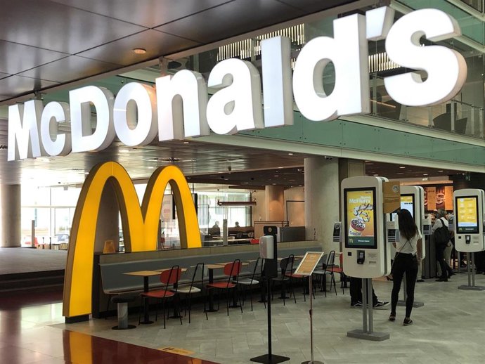 Archivo - Local de Mcdonald's