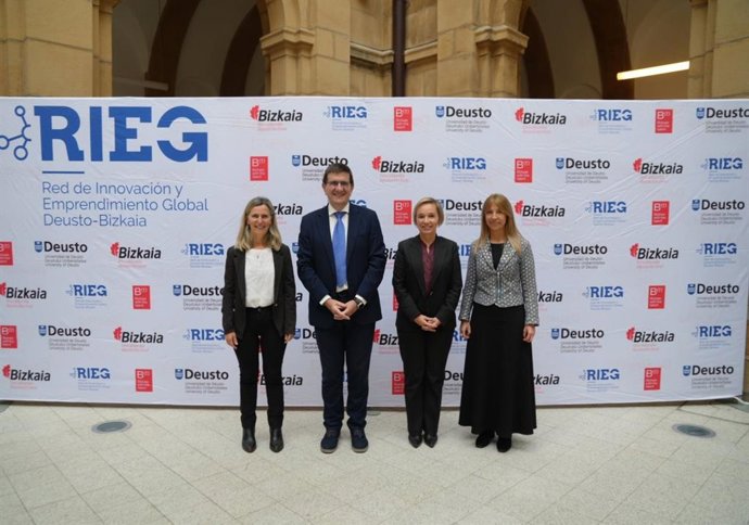 Mari Jose Arangure, Juan José Etxeberria, Ainara Basurko y Garbiñe Henry